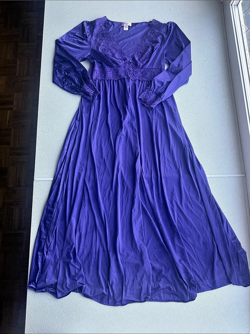 Shadowline Purple Nylon Lace Maxi Nightgown M Long Sleeve Romantic Vintage